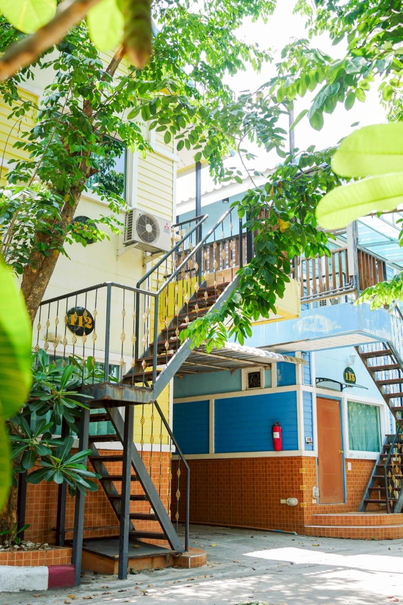Rak Kun Resort 2 Nakhon Sawan Esterno foto