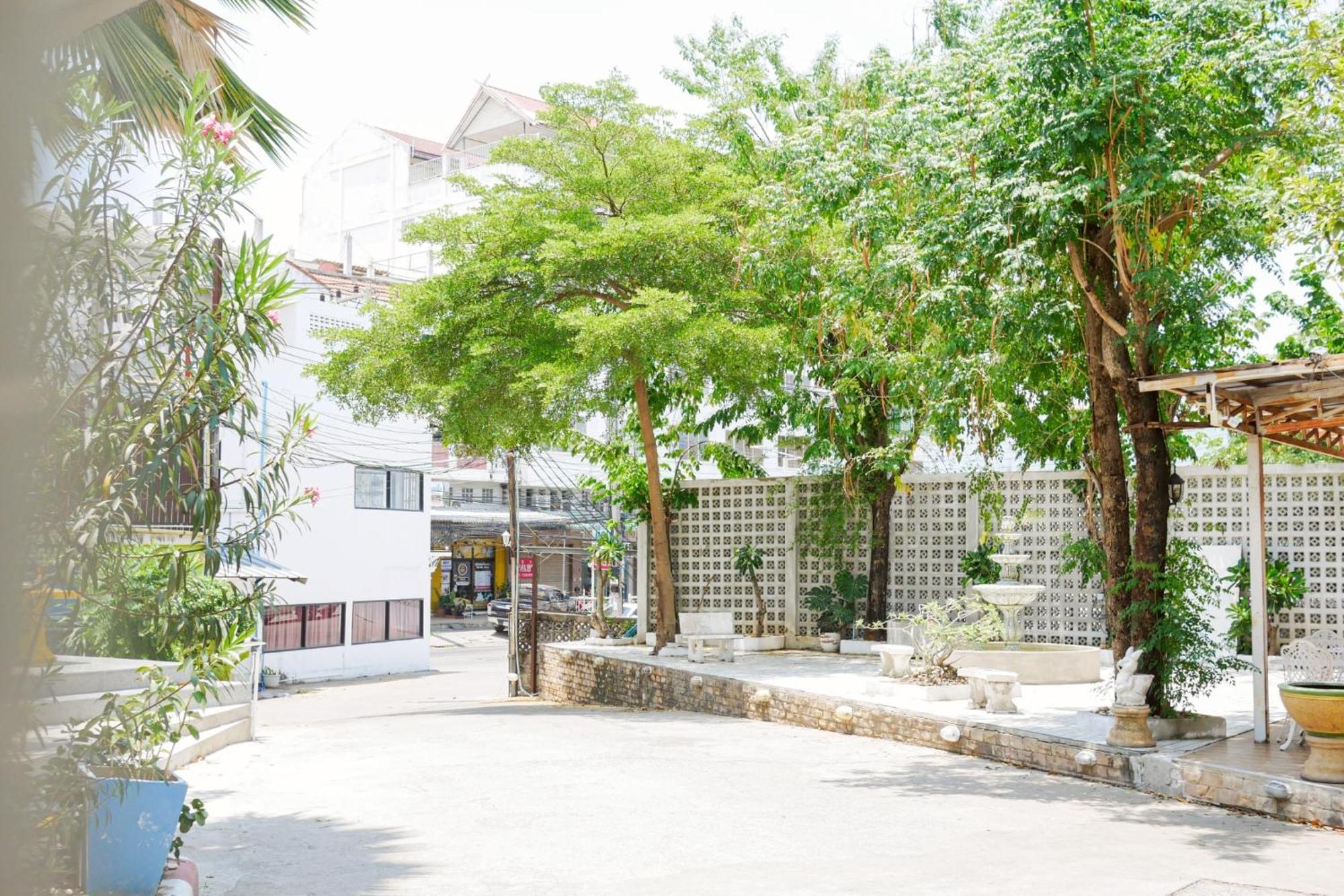 Rak Kun Resort 2 Nakhon Sawan Esterno foto