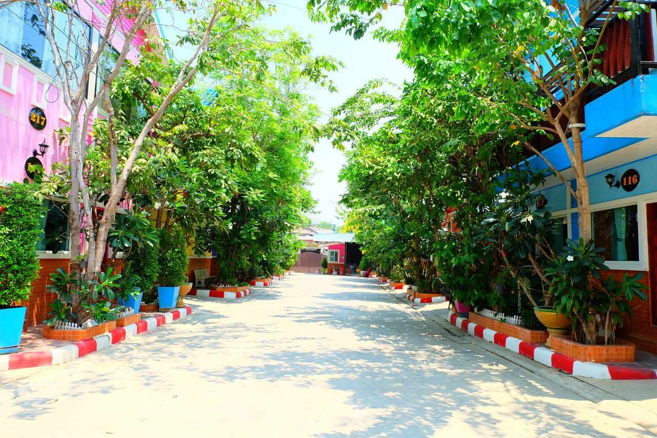 Rak Kun Resort 2 Nakhon Sawan Esterno foto