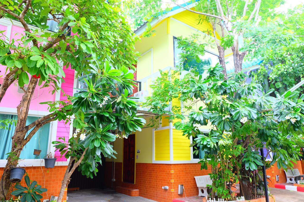 Rak Kun Resort 2 Nakhon Sawan Esterno foto