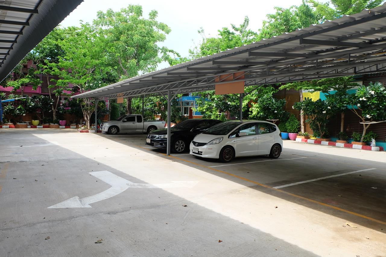 Rak Kun Resort 2 Nakhon Sawan Esterno foto