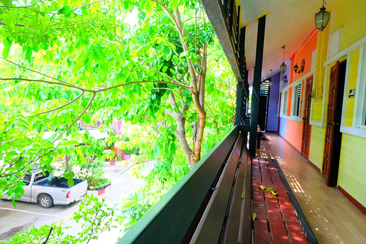 Rak Kun Resort 2 Nakhon Sawan Esterno foto