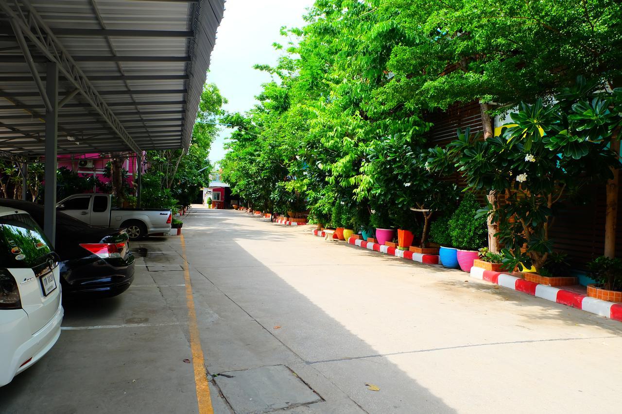 Rak Kun Resort 2 Nakhon Sawan Esterno foto
