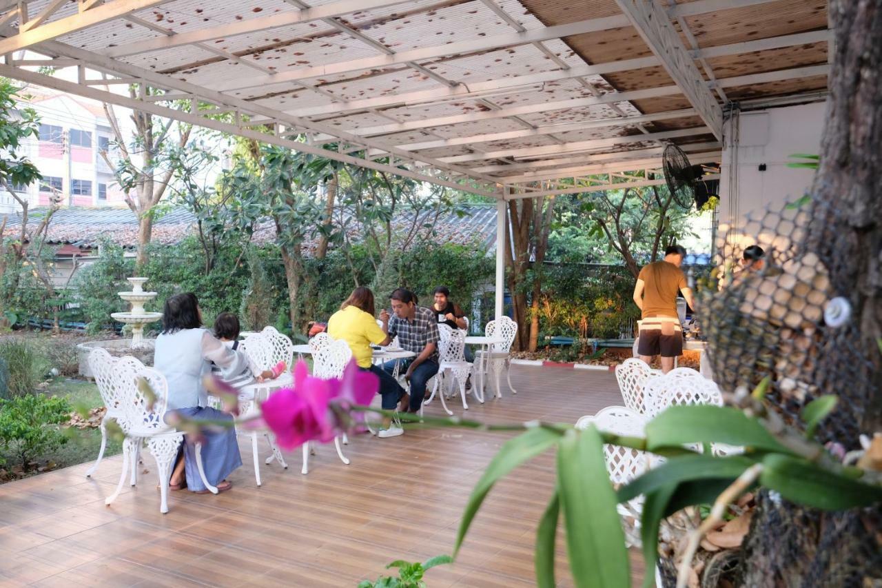 Rak Kun Resort 2 Nakhon Sawan Esterno foto